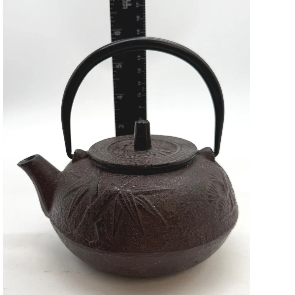 VTG‎ Japanese Cast Iron Teapot Embossed Leaf Design Brown Asian Style